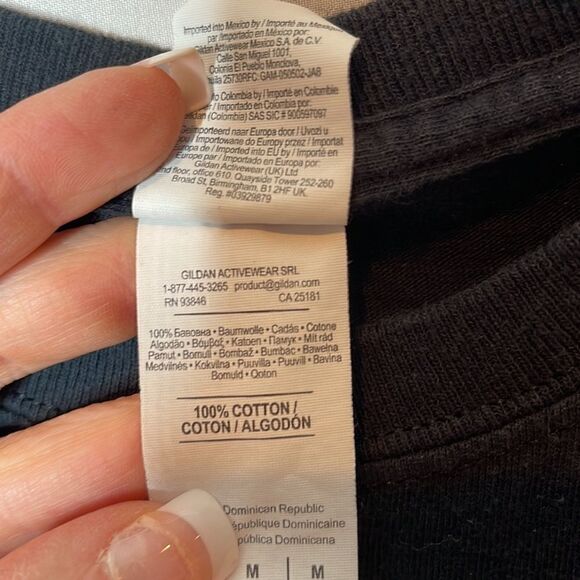 James Charles Sisters Black Short Sleeve T-shirt. Size Medium.! - Picture 4 of 5